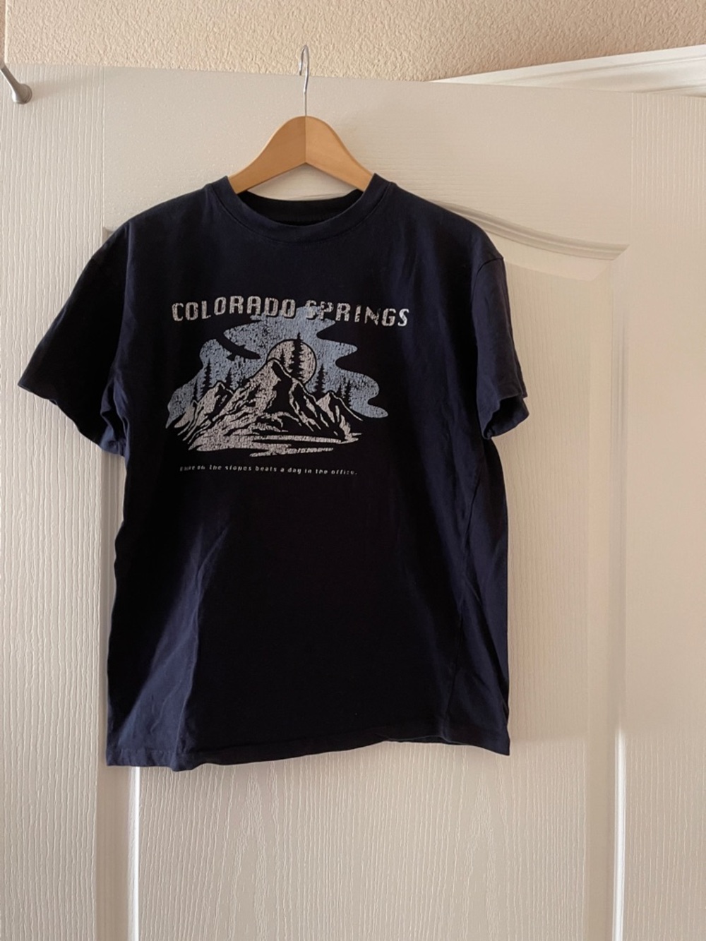 Cotton On Navy Colorado Springs Graphic Tee Sz XS, relaxed boyfriend tee
